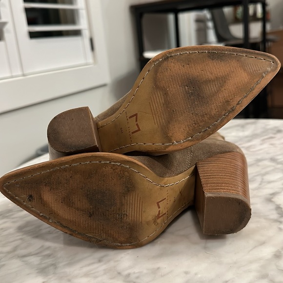 Marc Fisher Suede Boot-Size 6 - Picture 2 of 4